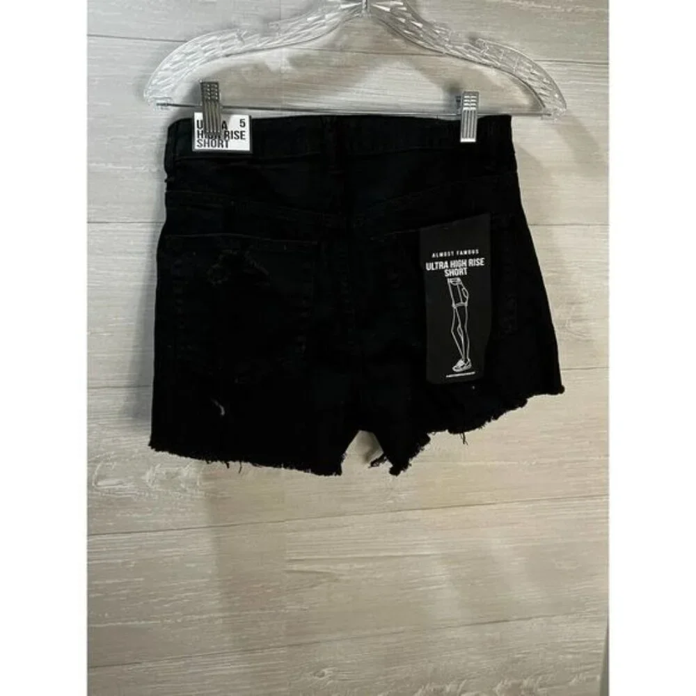 Almost Famous Ultra High Rise Short Black Distressed‎ Size 5